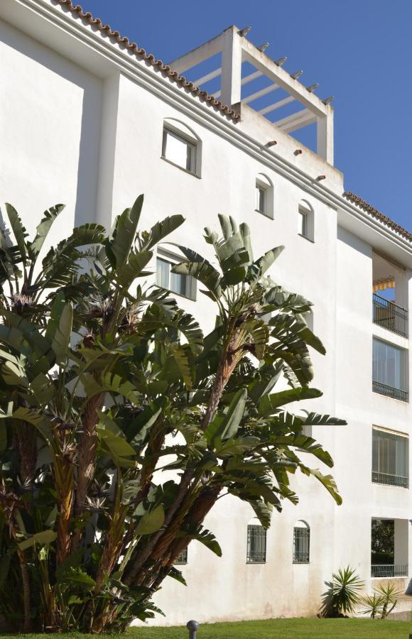 Luxury Garden Apartment - Walking Distance To The Sea Sitio de Calahonda Екстер'єр фото