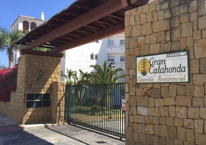 Luxury Garden Apartment - Walking Distance To The Sea Sitio de Calahonda Екстер'єр фото